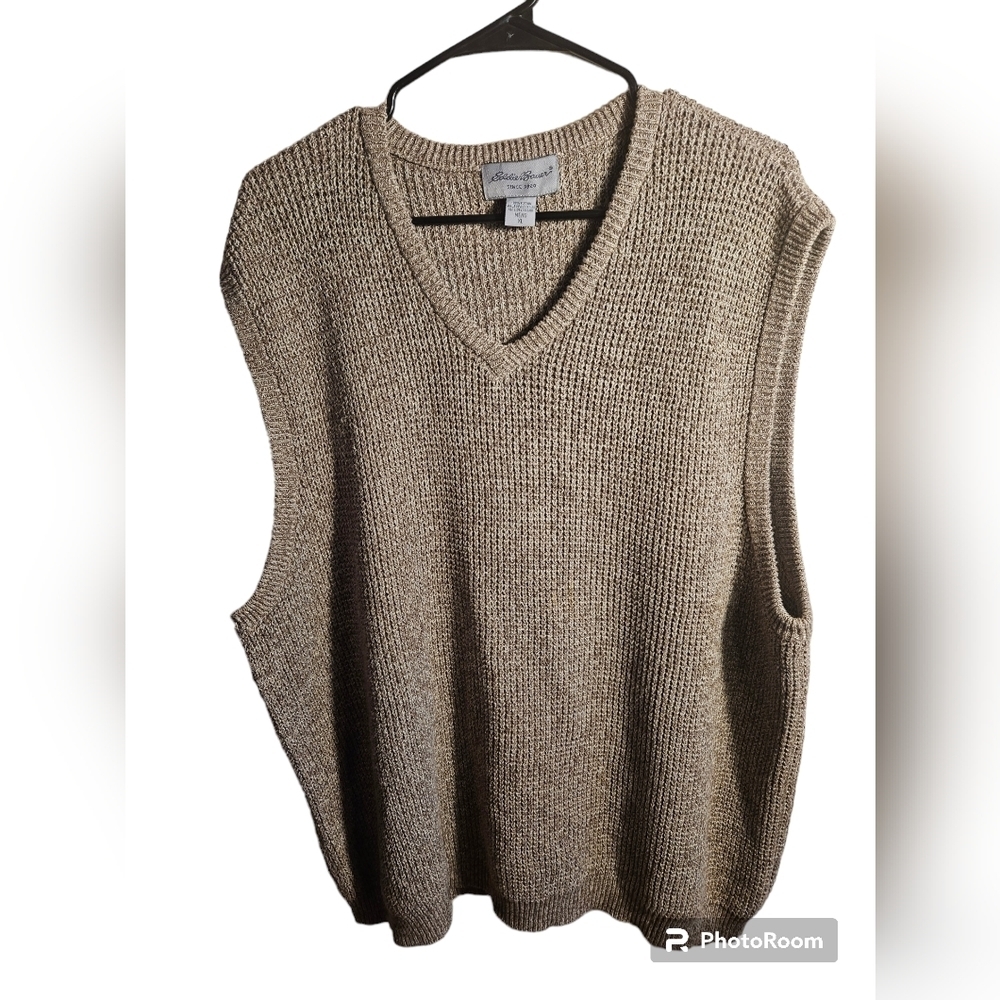 Eddie Bauer Men's V-Neck Sweater Vest in Beige/Taupe